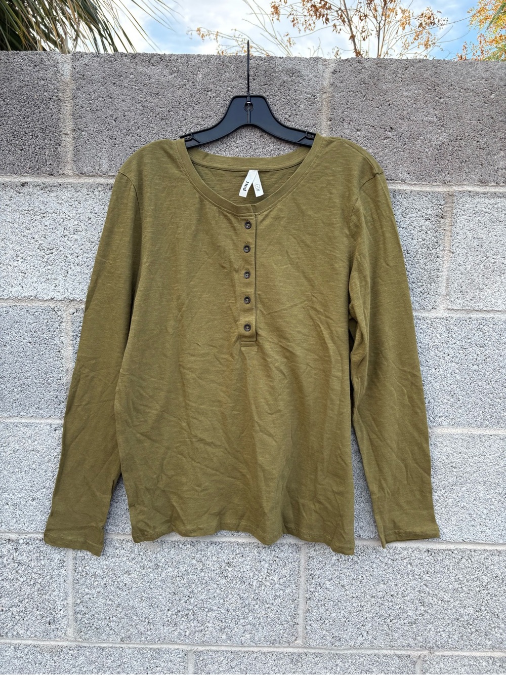 NWOT Pact Henley Women Large Olive Green Lizard London Slub Long Sleeve Organic